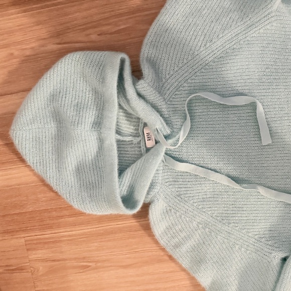 Light Blue Knit Hoodie Sweater – Size M - Picture 6 of 9